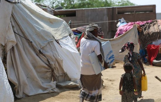 مفوضية اللاجئين تزود 250 عائلة بلحج باحتياجاتها