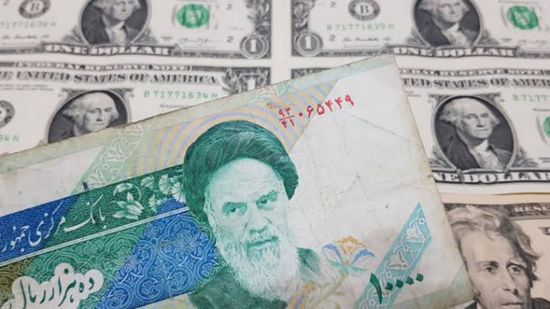  البنك المركزي الإيراني يواصل تعاميه عن حقيقة تدهور العملة