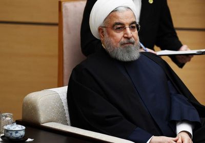 صحفي يكشف حقيقة الضغوط التي يواجهها روحاني لتقديم استقالته