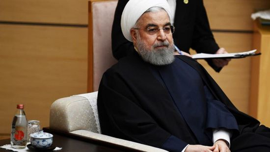 صحفي يكشف حقيقة الضغوط التي يواجهها روحاني لتقديم استقالته