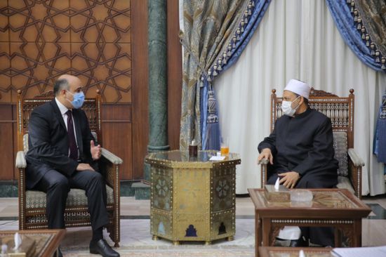  شيخ الأزهر يوصي سفير مصر في هولندا برفع مستوى التعاون العلمي والثقافي