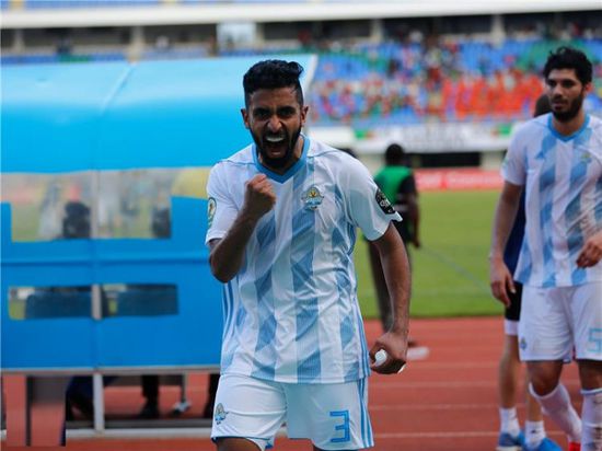 الدوري المصري.. مدافع بيراميدز يعلن إصابته بـ"كورونا"