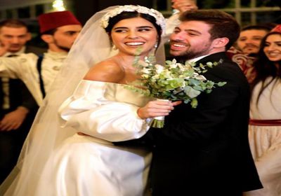 بالفيديو.. زينة مكي تحتفل بزفافها على نبيل خوري