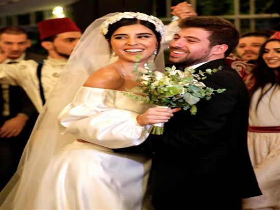 بالفيديو.. زينة مكي تحتفل بزفافها على نبيل خوري
