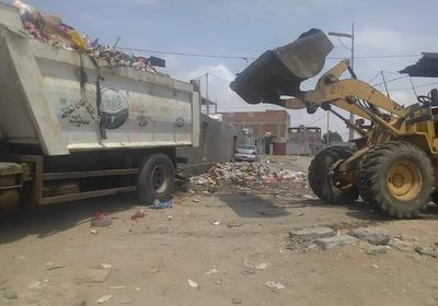إزالة عشرات الأطنان من المخلفات في عدن