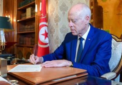 الرئيس التونسي يدعو لمحاصرة كورونا في بلاده ومعرفة أسباب زيادة الإصابات