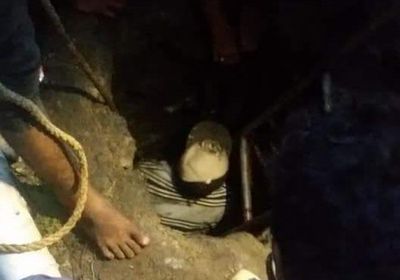 وفاة 3 أشخاص اختناقًا في غرفة تفتيش بتعز