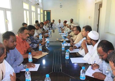 "تنفيذي الشحر" يقرر مكافحة قيادة صغار السن