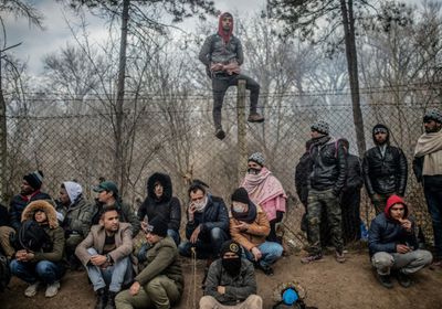  اليونان تنقل ألف لاجئ من جزر بحر إيجة شرقي البلاد