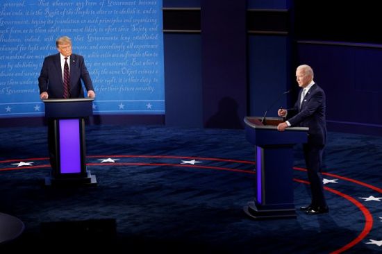 اتهامات متبادلة.. "كورونا" يسيطر على مناظرة ترامب وبايدن