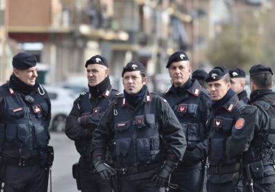 الشرطة الإيطالية تقبض على 3 مشجعين مشاغبين لتعديهم على مهاجرين