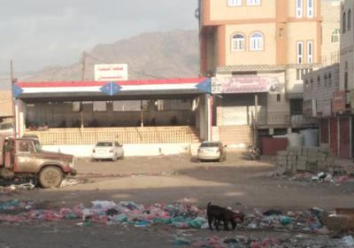 سخط شعبي بردفان من طفح المجاري وأكوام القمامة