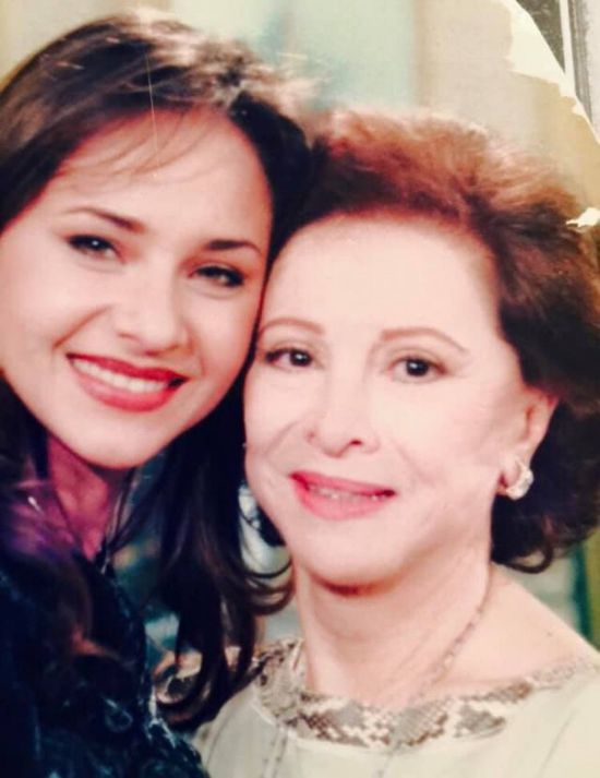 من 20 سنة.. نيللي كريم تستعيد ذكرياتها مع فاتن حمامة في كواليس "وجه القمر"