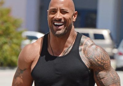 أول ظهور لـ ذا روك بعد إعلان تعافيه وأسرته من فيروس كورونا (فيديو)