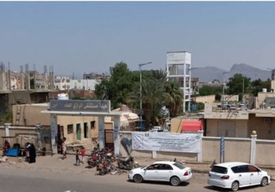 وفاة طفلة تحت جدار في أبين