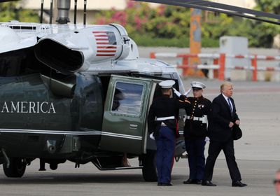 مروحية ترامب تغادر البيت الأبيض وتصل إلى مركز والتر ريد الطبي