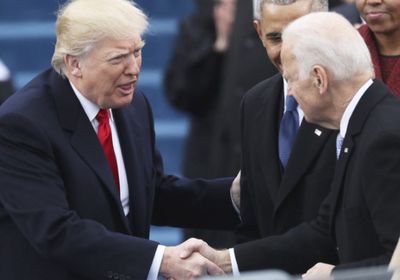 حملة بايدن تعلق الإعلانات السلبية عن ترامب