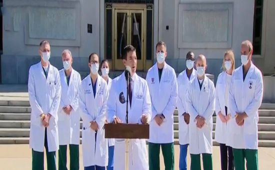  الفريق الطبي: ترامب لا يستخدم التنفس الصناعي ولم ترتفع حرارته