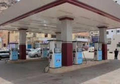 لشح البنزين.. انحسار حركة السيارات بردفان