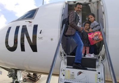 طائرة أممية تُعيد بعض المرضى من عمان إلى صنعاء