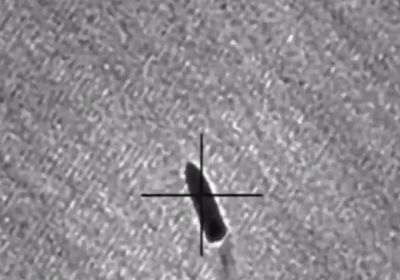 إحباط هجوم حوثي دبرته المليشيا بزورق مفخخ