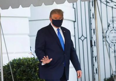 "ترامب" يرد على منتقدي خروجه من المشفى لتحيه أنصاره