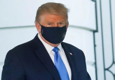 ترامب يحث الأمريكيين على توخي الحذر