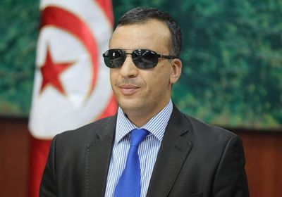 رفض قرار الرئاسة التونسية.. إقالة وزير الشؤون الثقافية