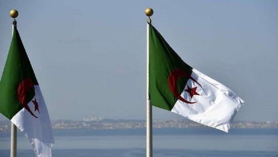 الجزائر تعتزم إقامة شركة للنقل الجوي الداخلي