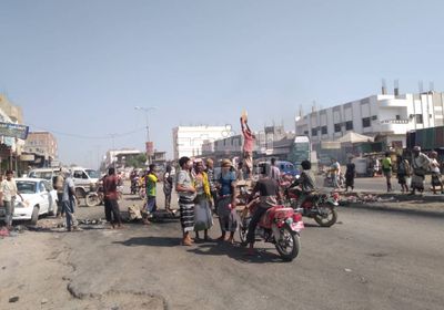 اغتصب طفلًا وقتله.. احتجاجات بأبين للقصاص من "امبو" (صور)