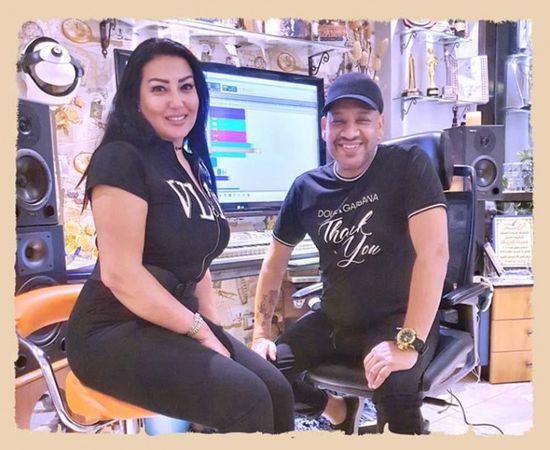 عمل غنائي جديد يجمع سمية الخشاب وعصام كاريكا