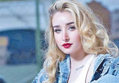 هنا الزاهد تطلب من جمهورها الدعاء للراحل طلعت زكريا