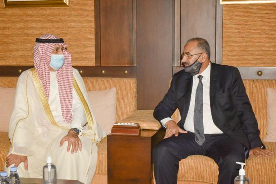 الزُبيدي في السفارة الكويتية للتعزية بأميرها الراحل
