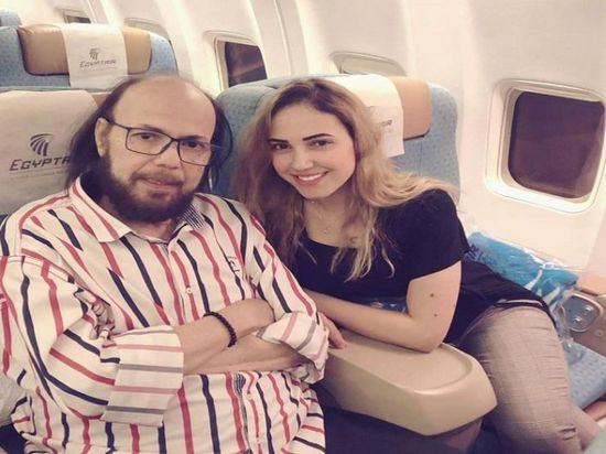 إيمي طلعت زكريا تحضر لأغنية جديدة وتهديها لوالدها الراحل (فيديو)