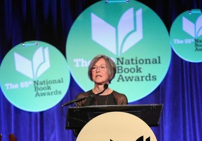  الشاعرة الأمريكية لويز غلوك تحصد جائزة نوبل للآداب 2020