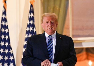 ترامب يهاجم منافسه "بايدن": سيغلق الاقتصاد بقبعة