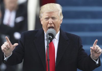 ترامب ينتقد وزيري خارجية وعدل بلاده