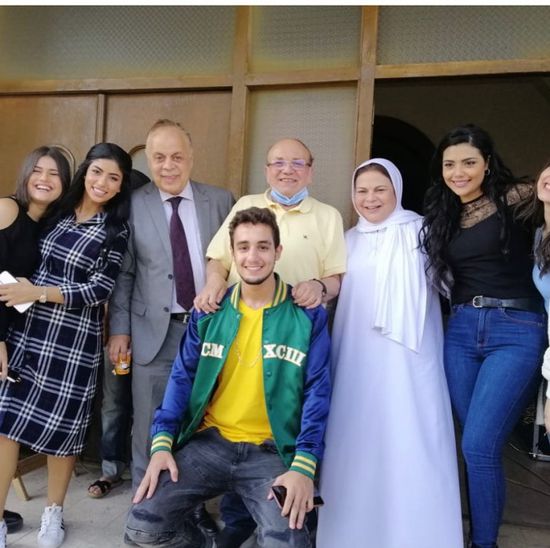 أشرف زكي يهنئ شقيقته ماجدة على نجاح مسلسل "قوت القلوب"