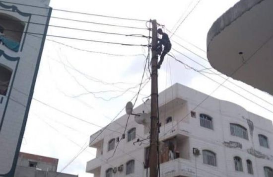 وقف الربط العشوائي للكهرباء في حي التعويضات (صور)