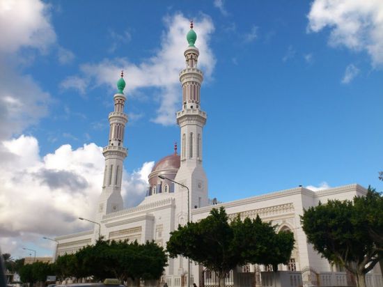  بعد إغلاق 7 أشهر.. ليبيا تفتح المساجد مجددًا