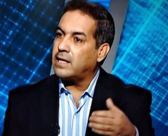 الشمري يكشف أنباء حول سحب موظفي السفارة الأمريكية ببغداد