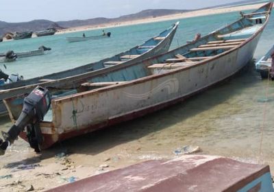ضبط 130 مهاجرًا أفريقيًا وعصابة مهربين في ذُباب