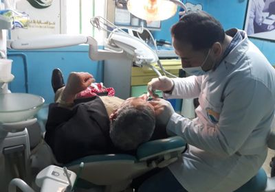 خدمات طبية لعشرات النازحين بمخيمات حجة