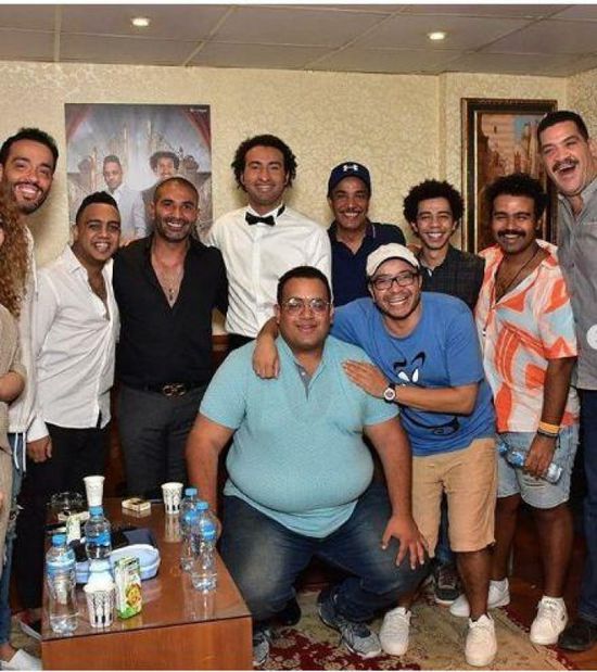 أحمد سعد ورامي جمال يحضران مسرحية "صباحية مباركة" (صور)