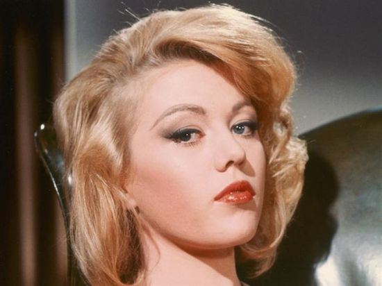 وفاة الفنانة الإنجليزية مارجريت نولان