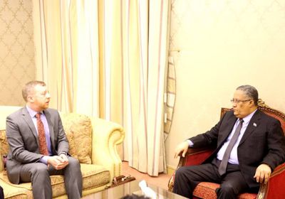 "الانتقالي" يطالب بضغط دولي على الشرعية لتنفيذ اتفاق الرياض