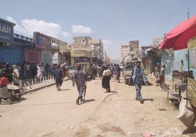 اشتباكات الإخوان بسوق قات عتق تخلف 5 جرحى