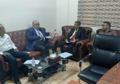 الشرعية تتجاهل طباعة الكتب المدرسية بعدن