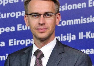 المتحدث الرسمي الأوروبي يهدد تركيا بفرض عقوبات حال عدم التزامها بوقف التصعيد