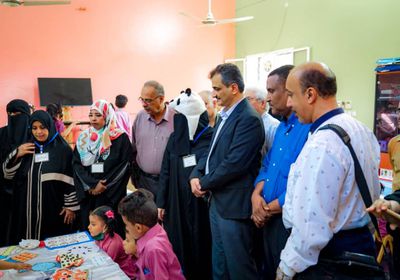 لملس يدشن العام الدراسي لرياض الأطفال (صور)